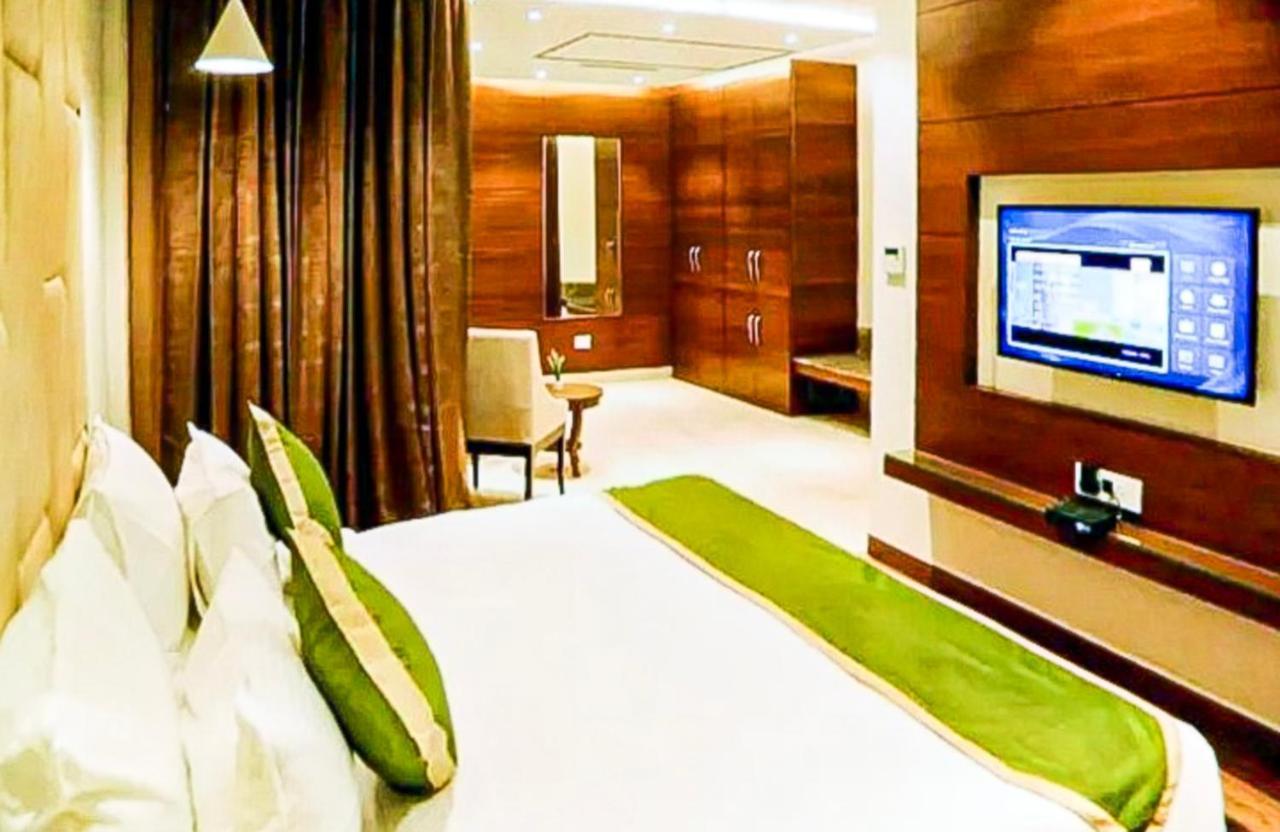 Delux Plaza By Wb Inn Agra (Uttar Pradesh) Exterior foto